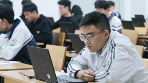 Đại học Bách khoa Hà...